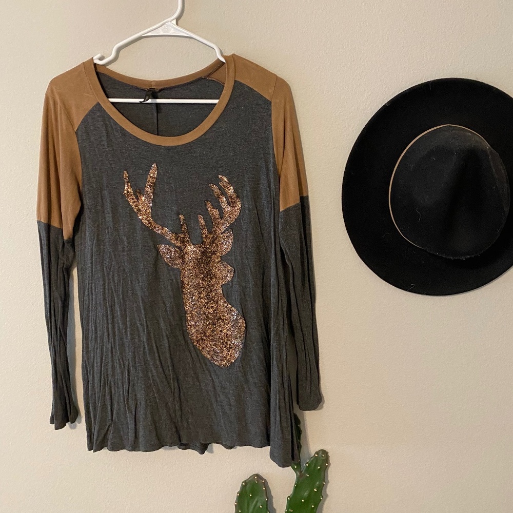 Sequin deer shirt M